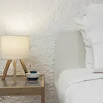 Potnia Apartment *